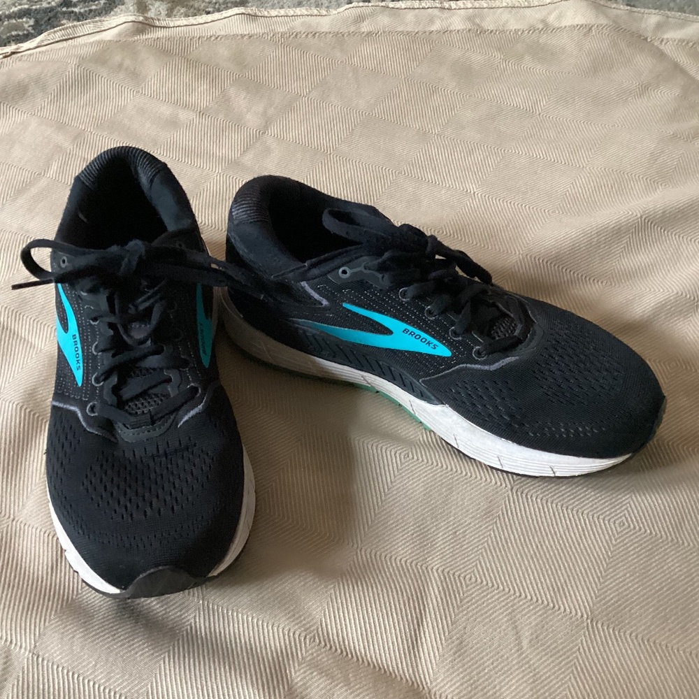 Brooks Ariel 20 Shoes Womens 9.5M Black Blue Running Walking Comfort Sneakers